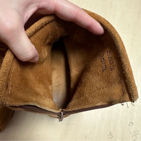 Minnetonka Fringe Moccasin Boot - Picture 10 of 12